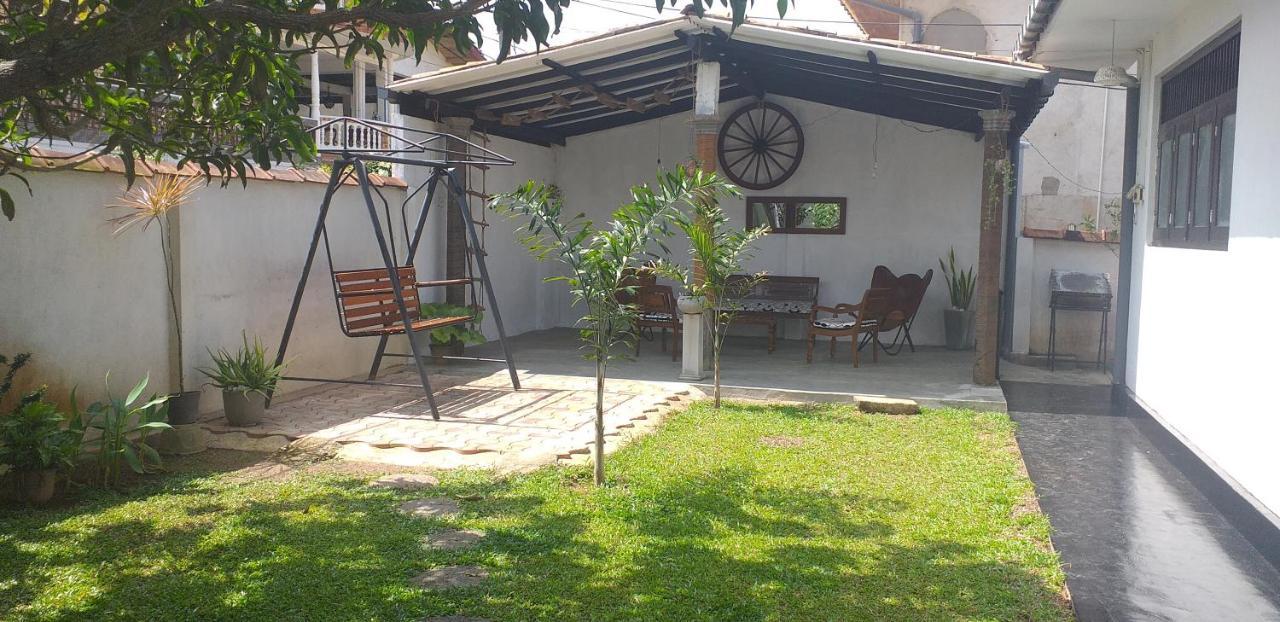 Villa No34 Hikkaduwa Buitenkant foto